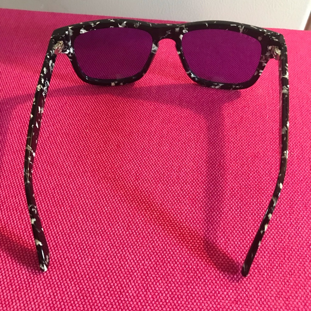 Diff Riley Sunglasses - Picture 7 of 8